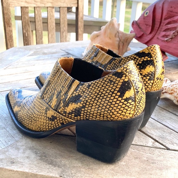Chloe Rylee Low Boot 🥾 Snake Skin Python Print One of the "It" Patterns Luxe - Picture 14 of 16
